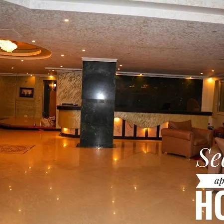 Boulevard Apartment Hotel
